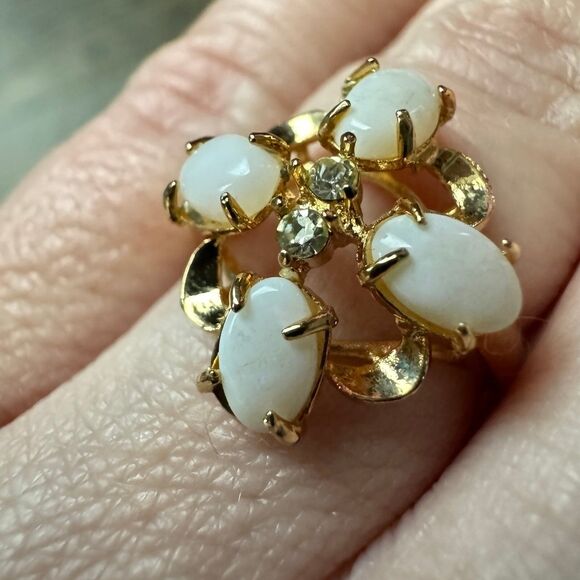 Vintage Gold Plated Opal Ring - Picture 2 of 11